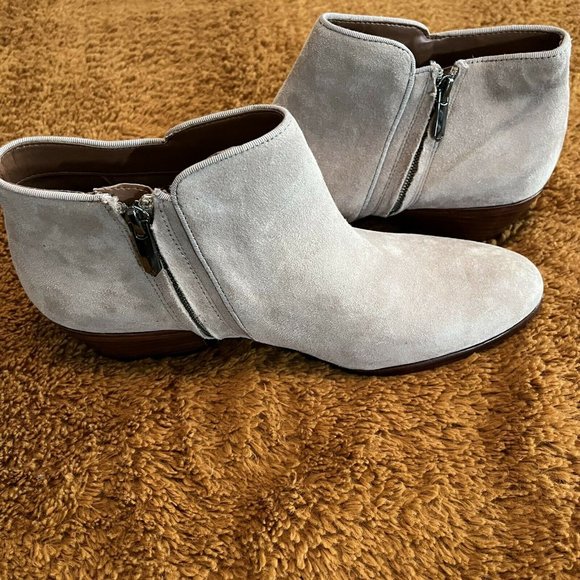New Sam Edelman Petty Ankle Boots Revolve Taupe Suede size 9.5 - Picture 2 of 5